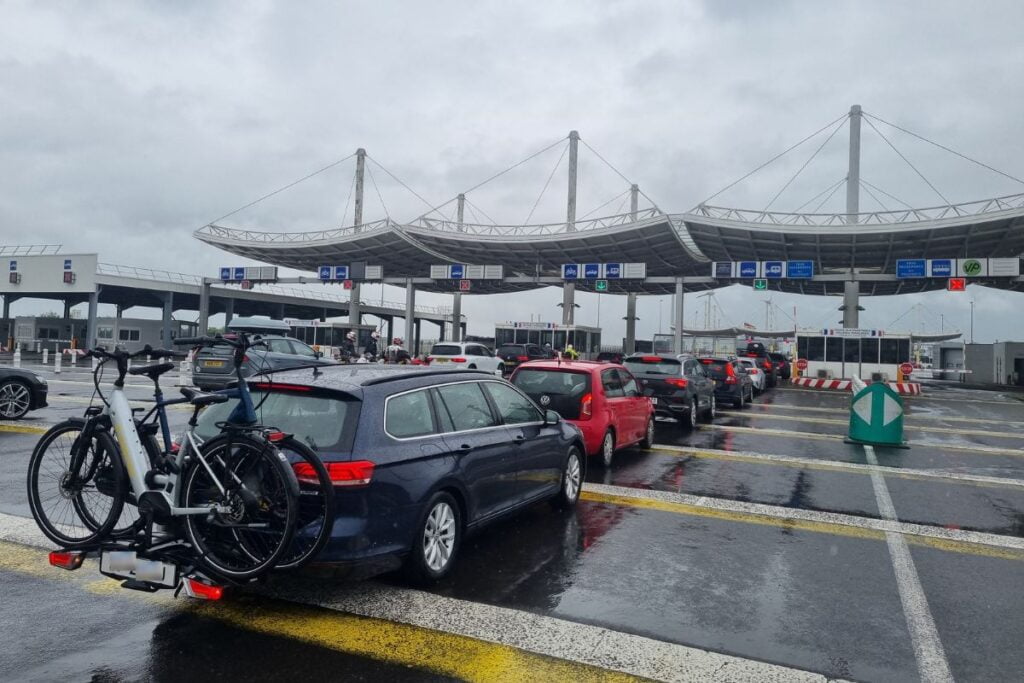 Kanaaltunnel en fiets mee