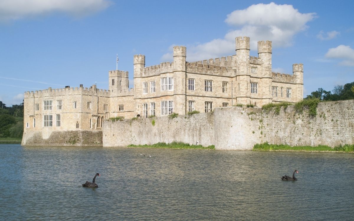 Leeds Castle, een kasteel in het water bij Maidstone